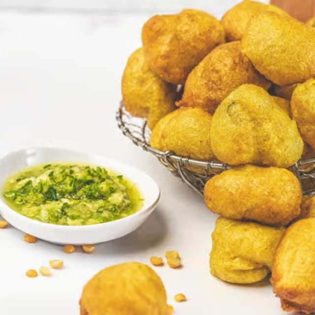 Pholourie (Split Pea Fritter).